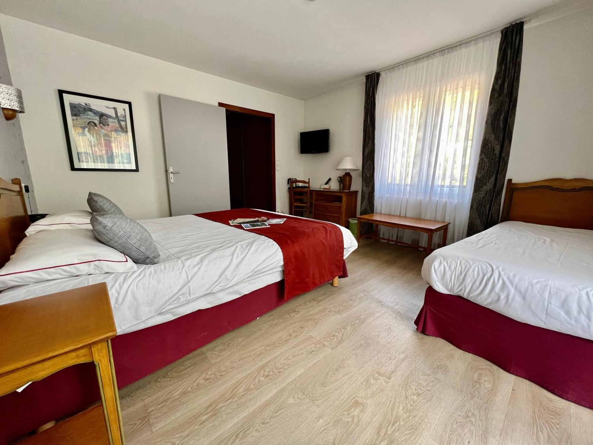Logis Hotel, Chalets Et Restaurant Les Chatelmines Ла-Бресс Экстерьер фото