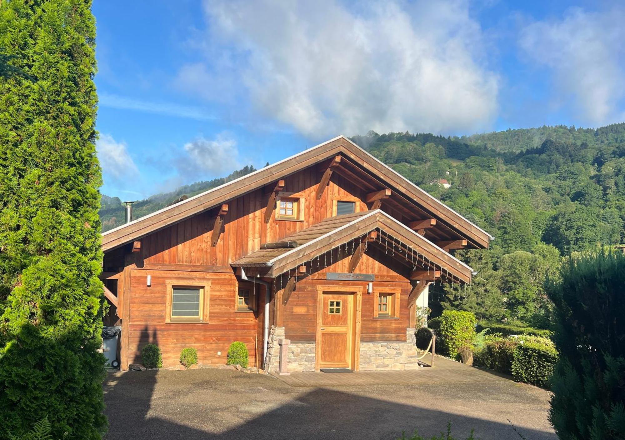 Logis Hotel, Chalets Et Restaurant Les Chatelmines Ла-Бресс Экстерьер фото